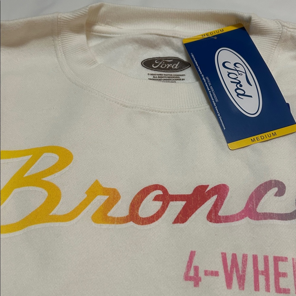 Ford Bronco Cream Sweatshirt with Vintage Graphic M NWT - Picture 6 of 7